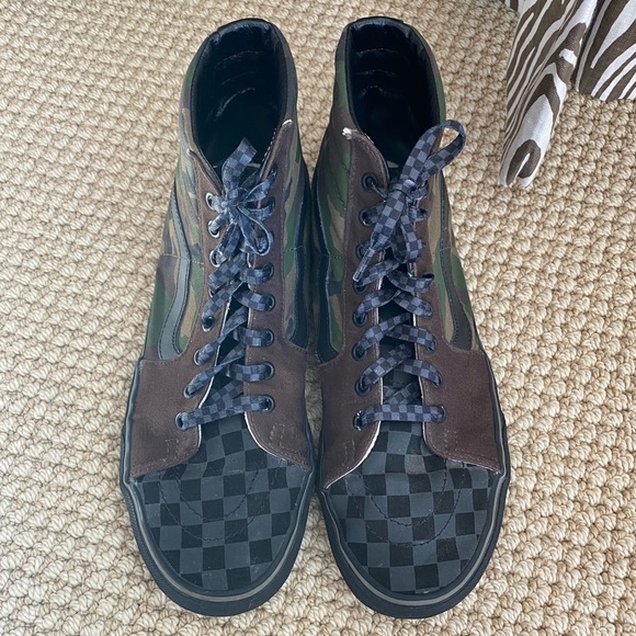 Men’s Vans Custom High Tops - Picture 2 of 13